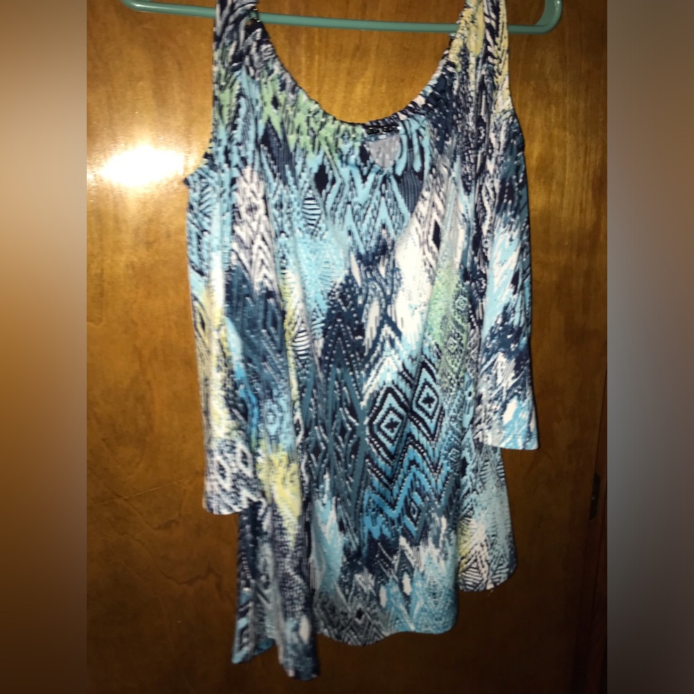 ❤️ Avenue Women’s Blue Patterned Cold-Shoulder Top Size 18/20